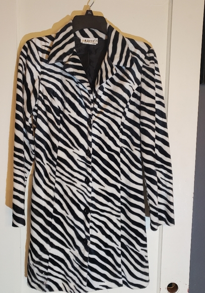 Abyer Zebra Print Coat - Picture 1 of 3